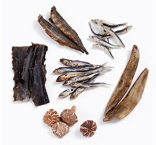 だし素材をブレンドすることで、旨みの相乗効果がしっかりしている